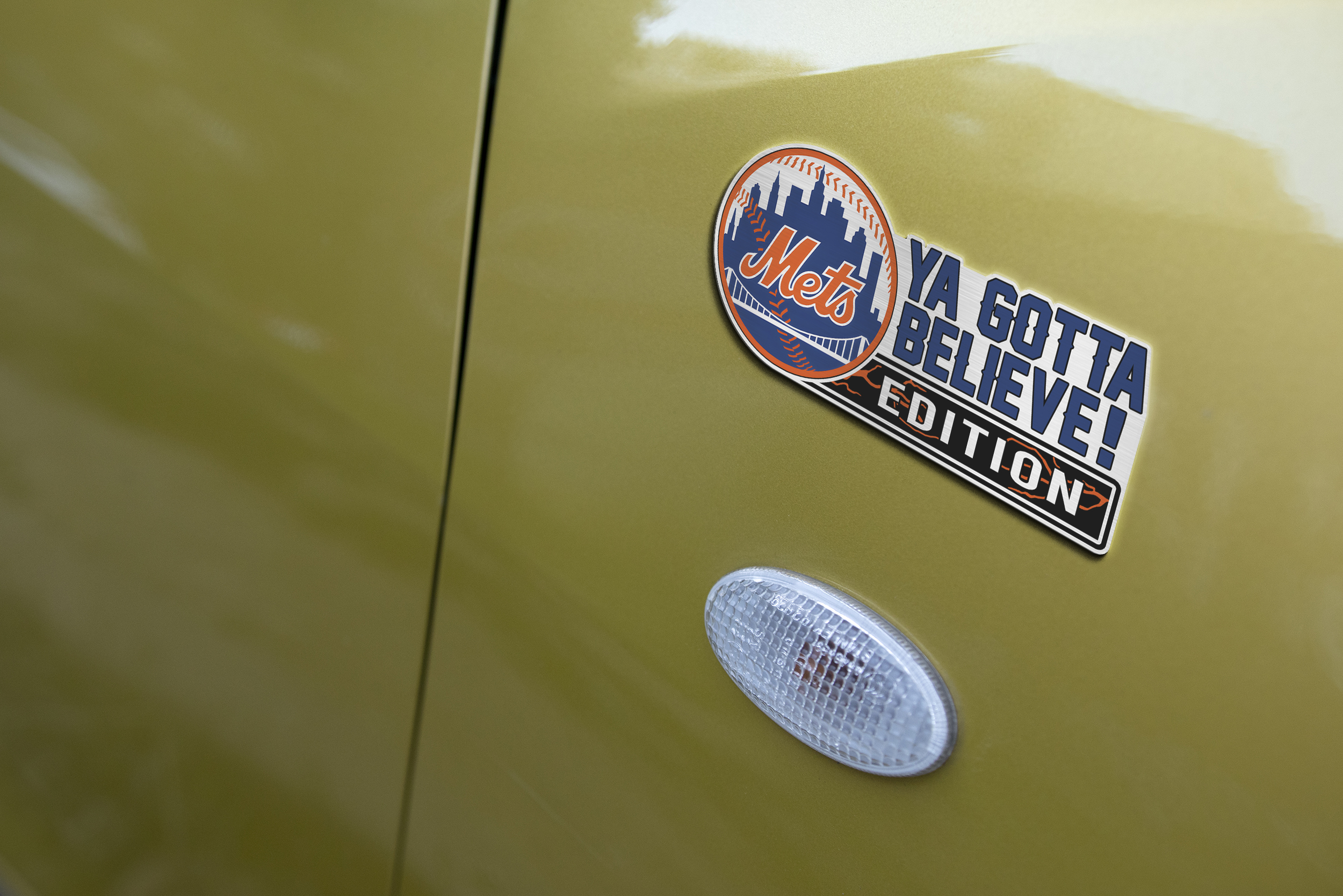 New York Mets Car Name Emblem Badge mockup 4