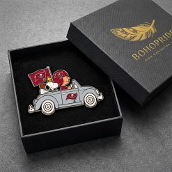 Tampa Bay Buccaneers Snoopy Ride Button Pin